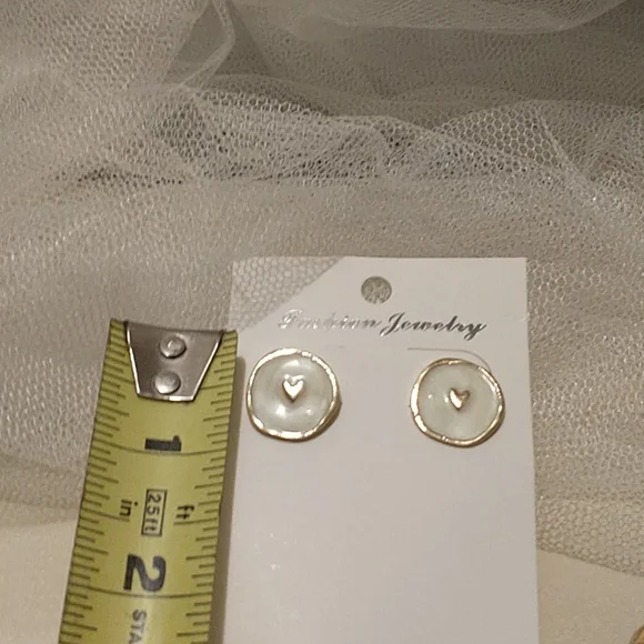 Pretty Enamel Earring Set with a bonus Ring! - Picture 6 of 10